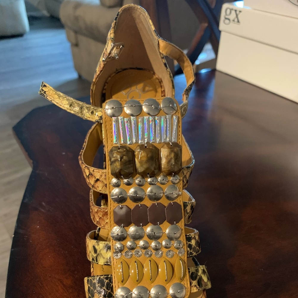 Sandals - Picture 2 of 6
